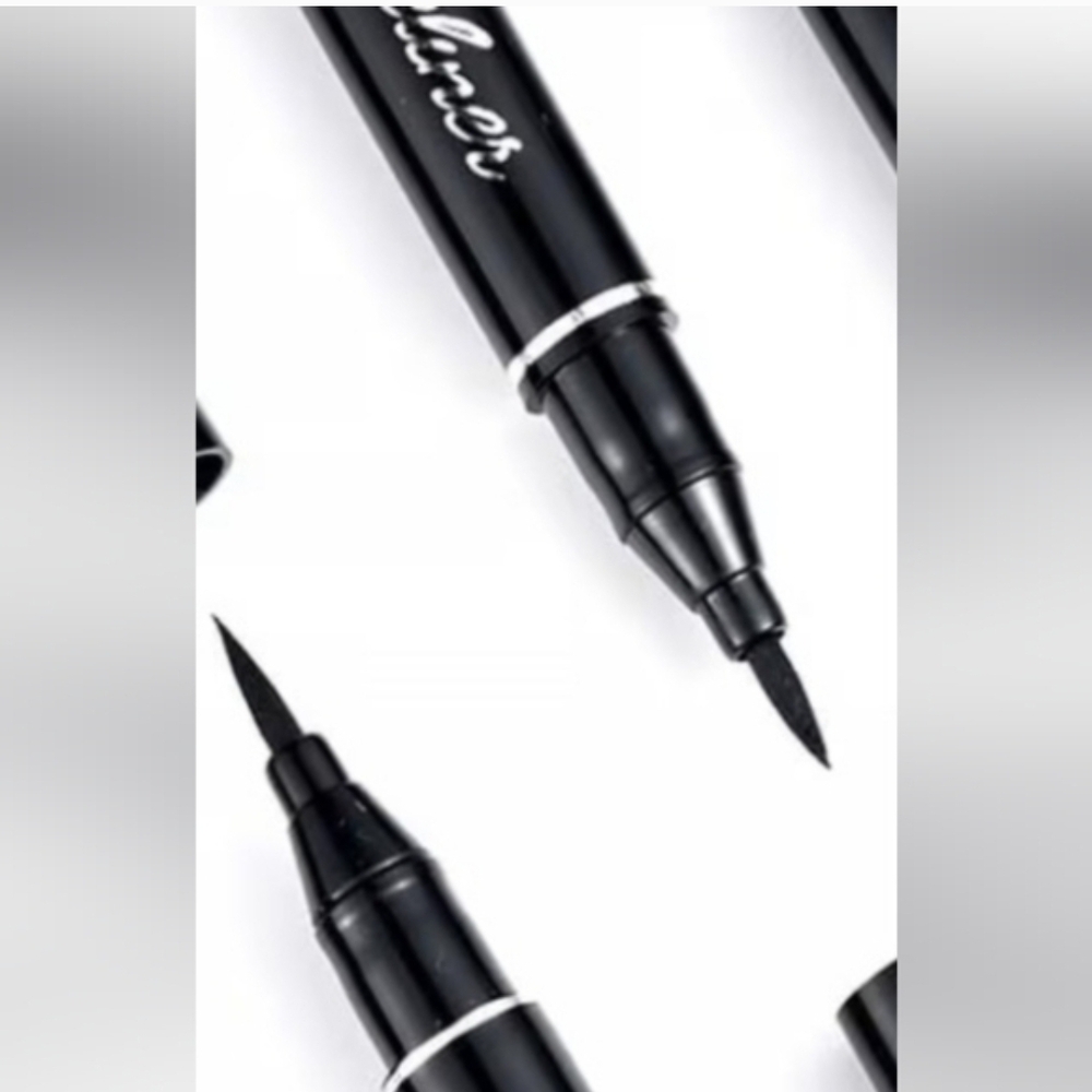 Black Eyeliner Pen — Precision Liquid Liner in Black - Picture 2 of 4